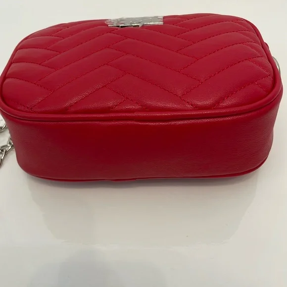 NWT Badgley Mischka Camera Bag Lipstick Red - Picture 4 of 5